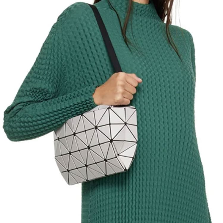 Сумка через плечо Issey Miyake Carton Series Pillow Bag Light Grey - изображение 5