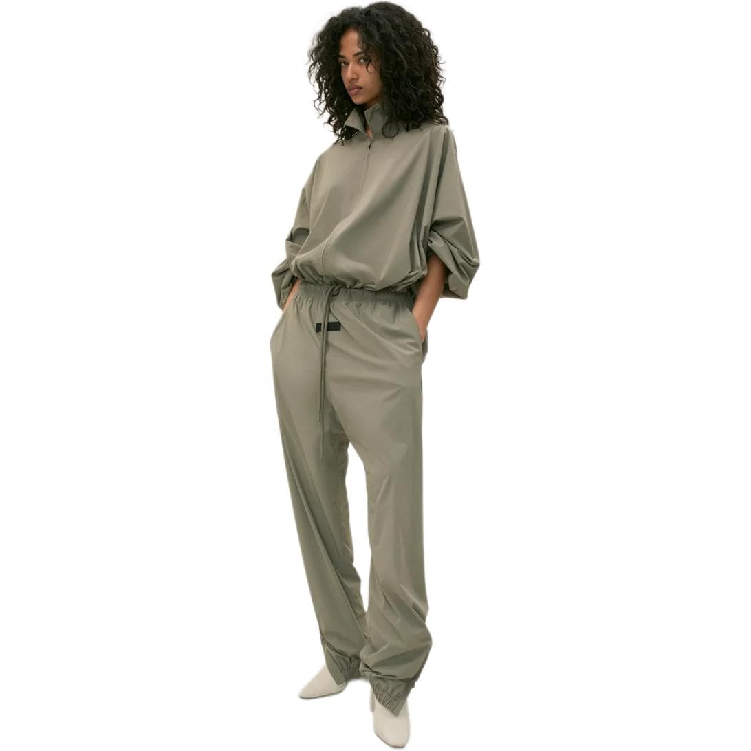 Штаны Fear of God Essentials SS24 NYLON TRACK PANT Dust - изображение 3