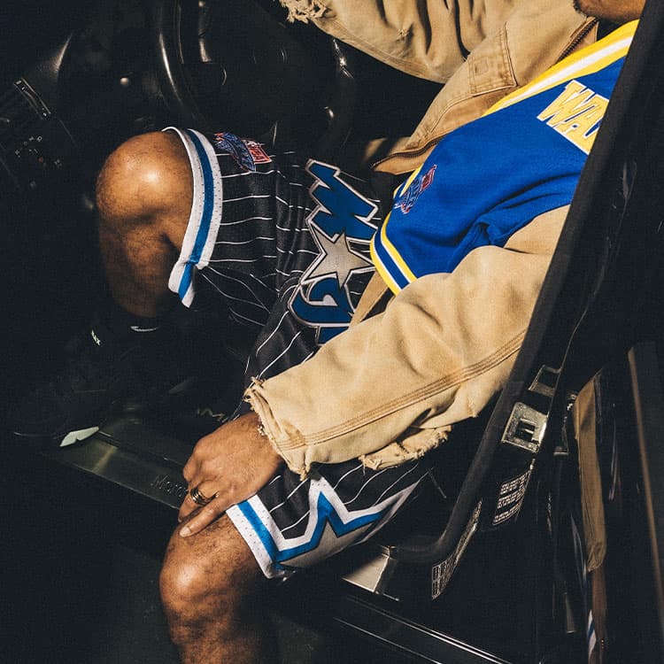 Баскетбольные шорты Mitchell & Ness x Just Don Retro Logo Basketball Shorts Black - изображение 3