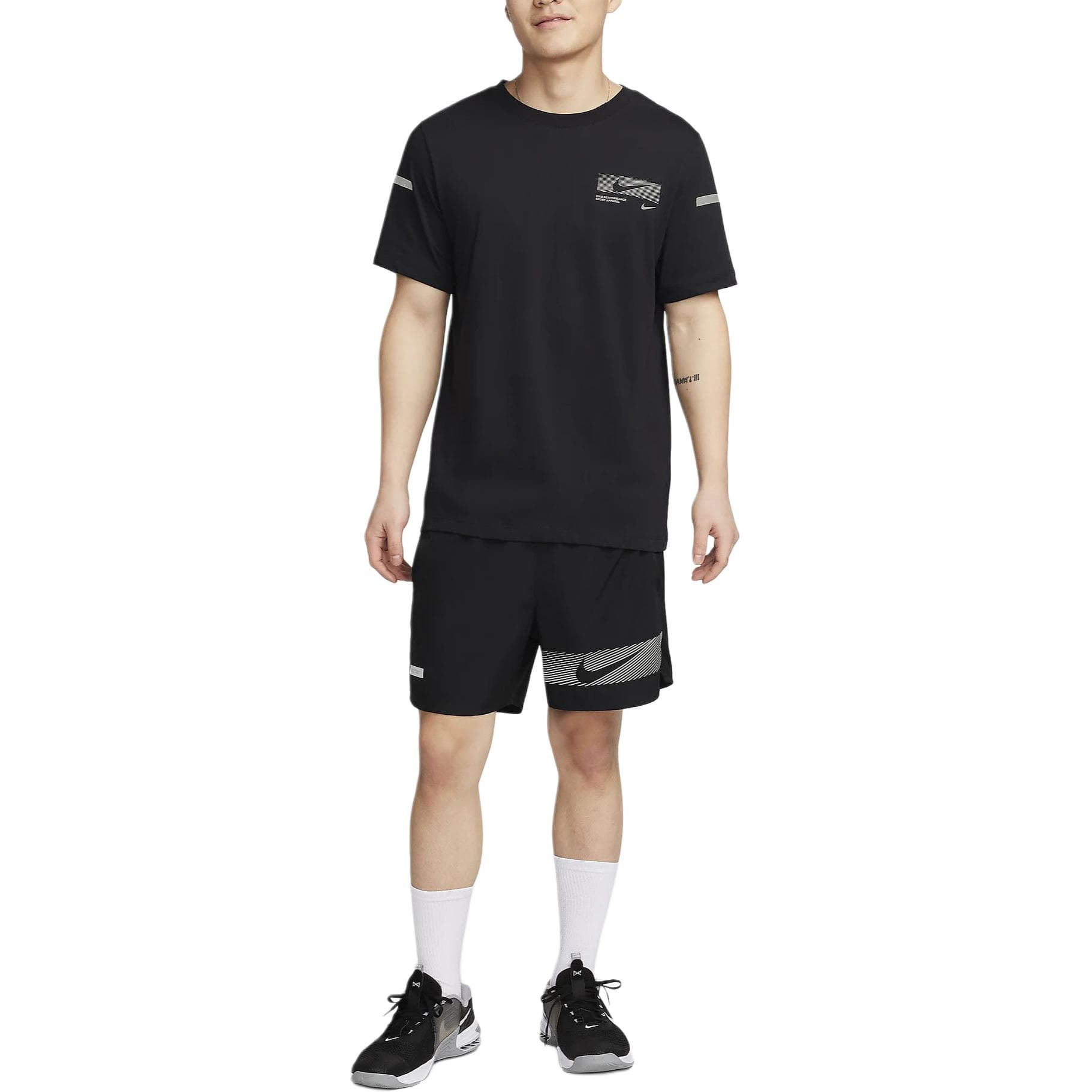 Шорты Nike Challenger Shorts Black - изображение 4