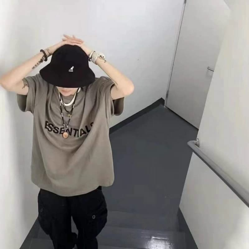 Футболка Fear of God Essentials SS20 Graphic Logo Gray FlannelCharcoal T - изображение 3