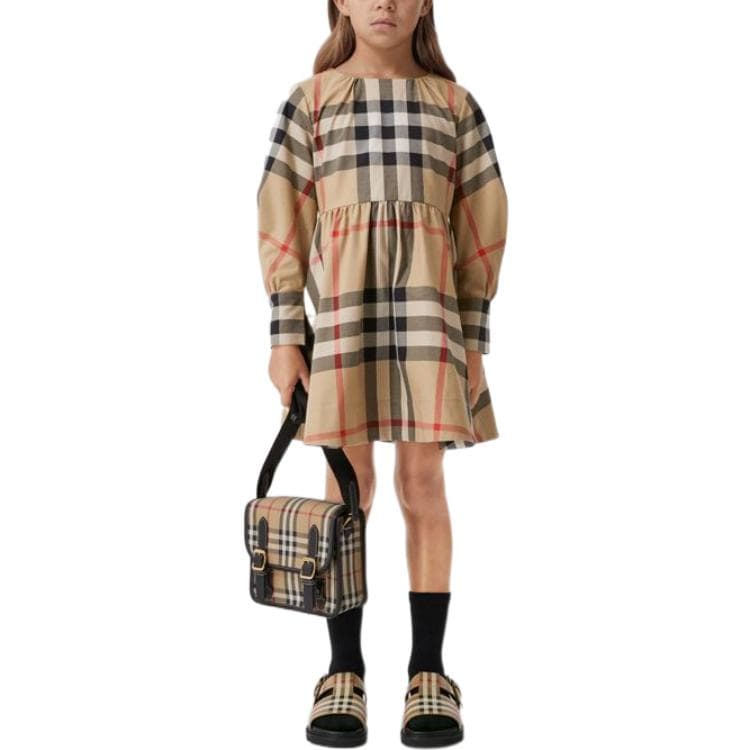 Burberry SS23 - изображение 3