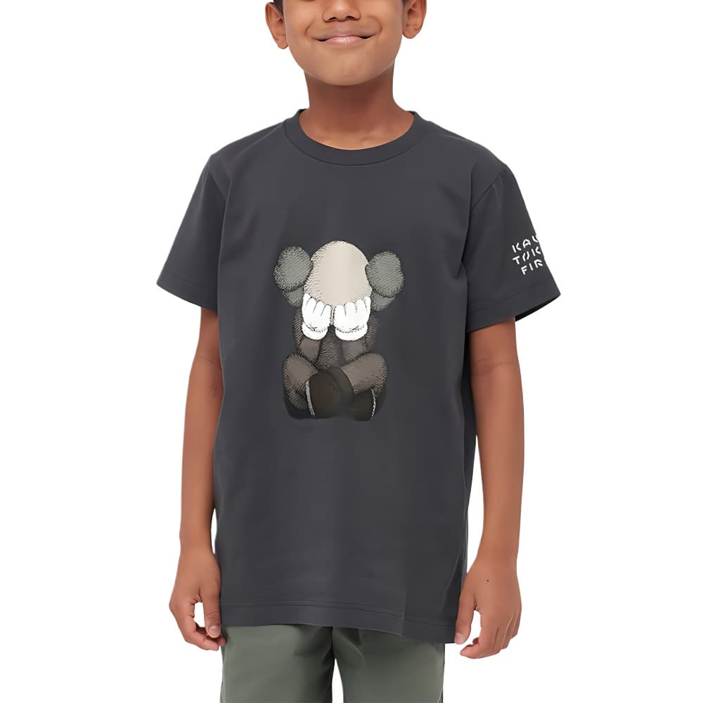Футболка UNIQLO KAWS Kids T-Shirt Dark Grey - изображение 3