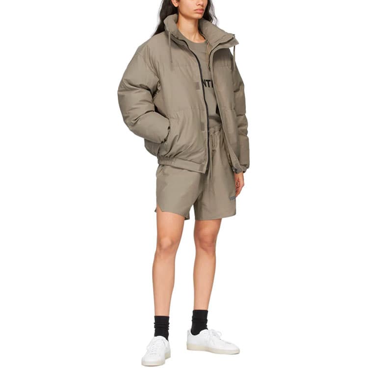 Fear of God Essentials FW21 Nylon Puffer Jacket Cement - изображение 4
