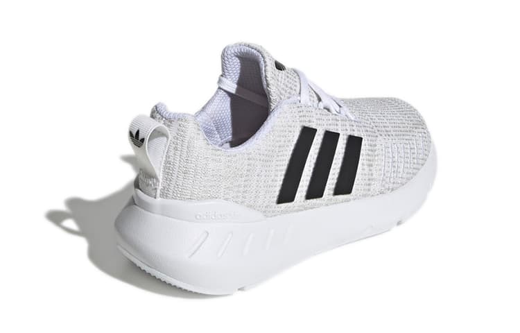 Кроссовки adidas originals Swift Run 22 - изображение 4