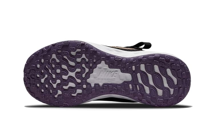 Кроссовки Nike REVOLUTION 6 FlyEase - изображение 6