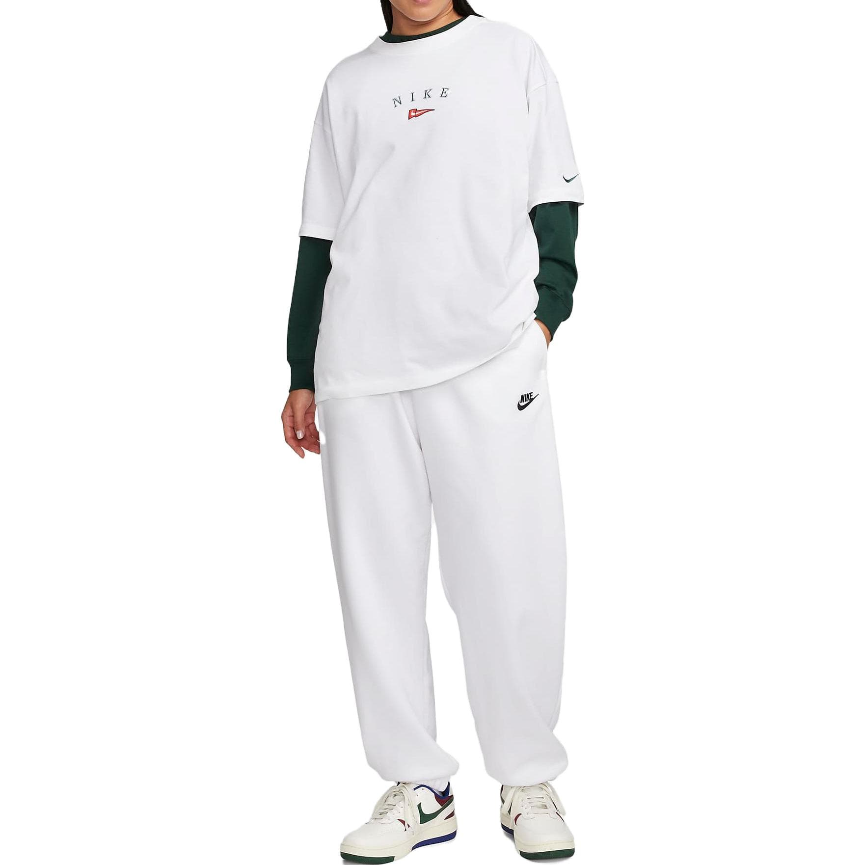 Футболка NIKE Белые Женские Футболки - изображение 2
