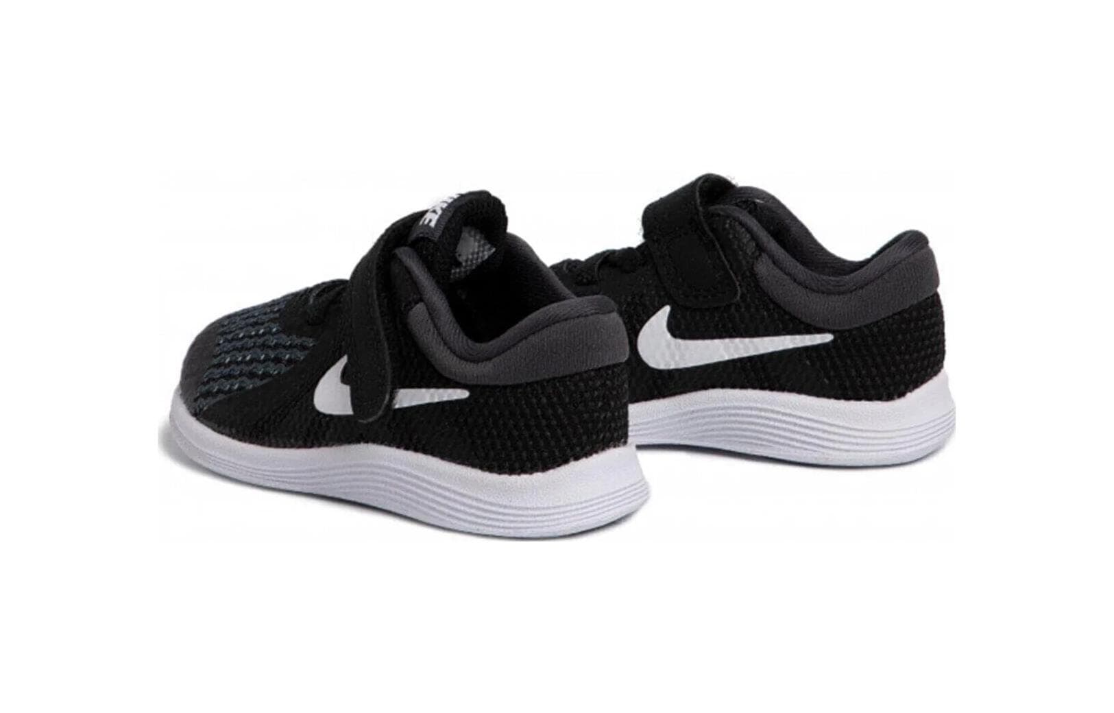 Кроссовки Nike REVOLUTION 4 4 - изображение 4