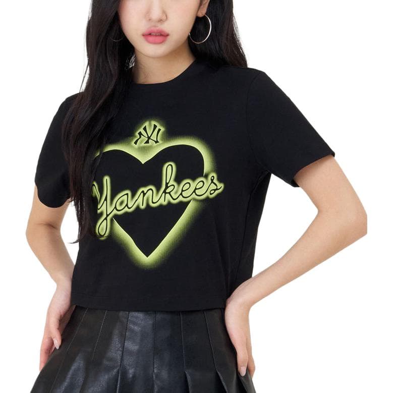 Футболка MLB SS23 Heart Стандартная рукавная футболка женская черная - изображение 3