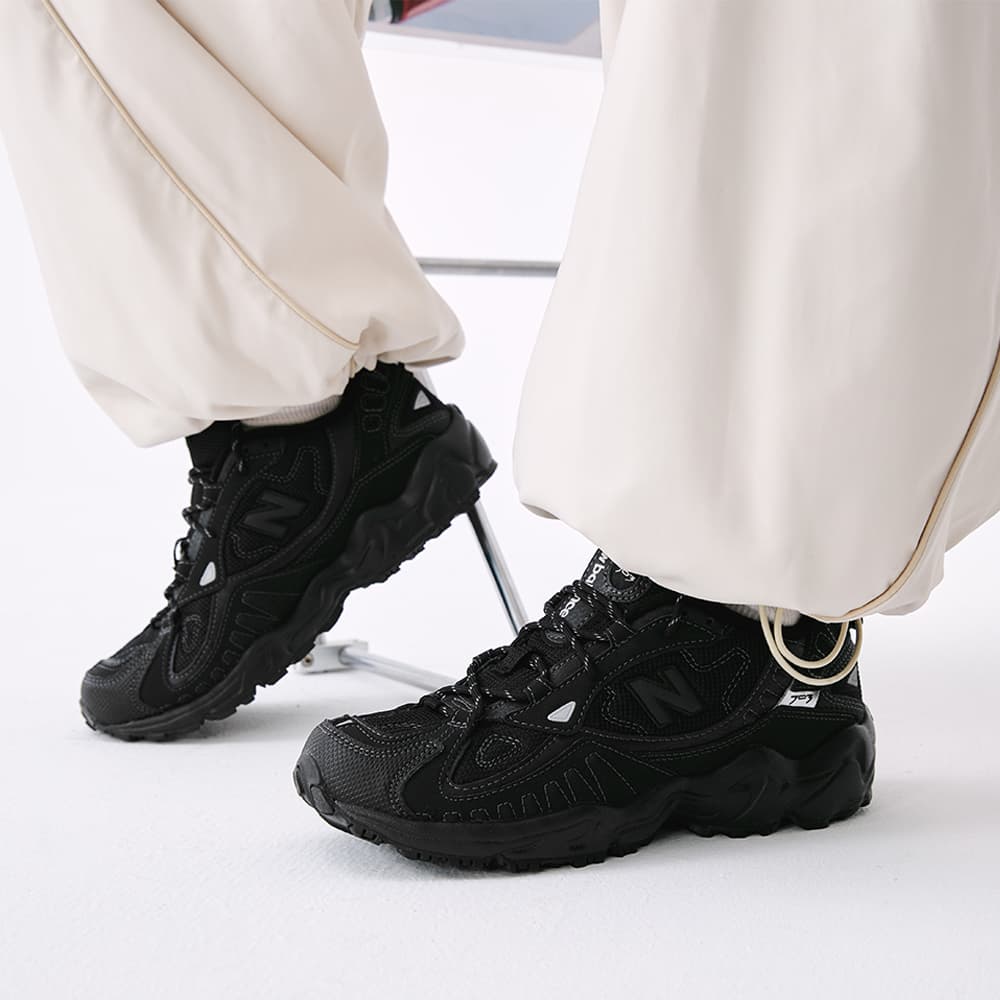 Кроссовки New Balance 703 Black - изображение 6