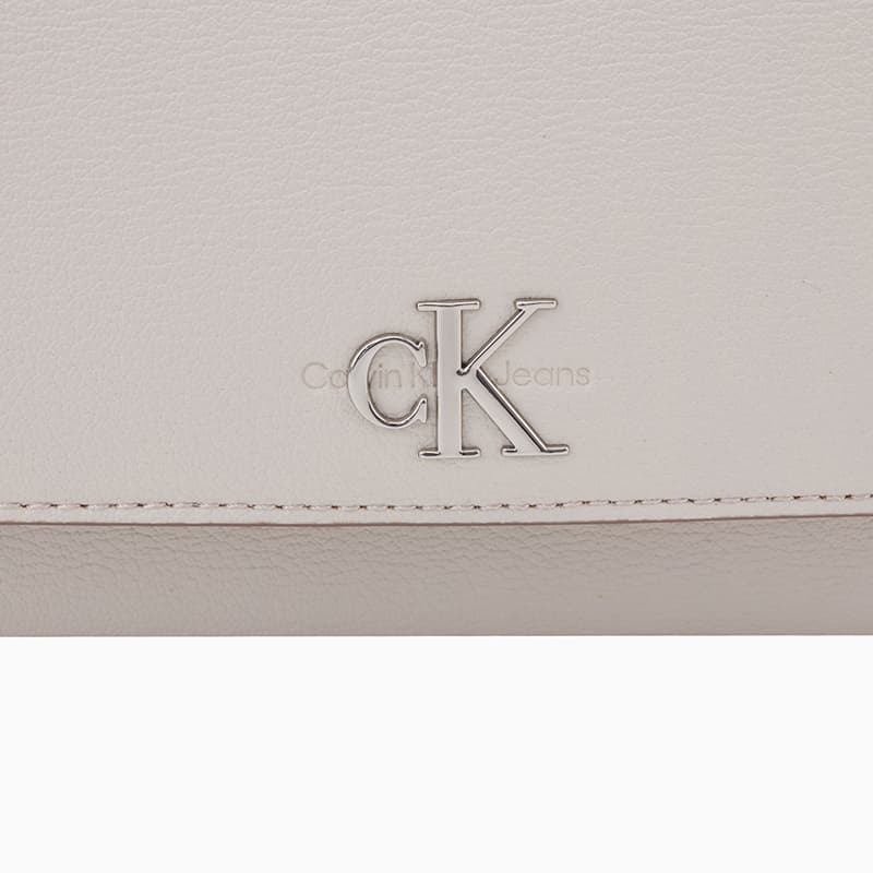 Сумка через плечо Calvin Klein Искусственная кожа Сумка через плечо Стандартная Женская Бежевая Абрикосовая - изображение 4