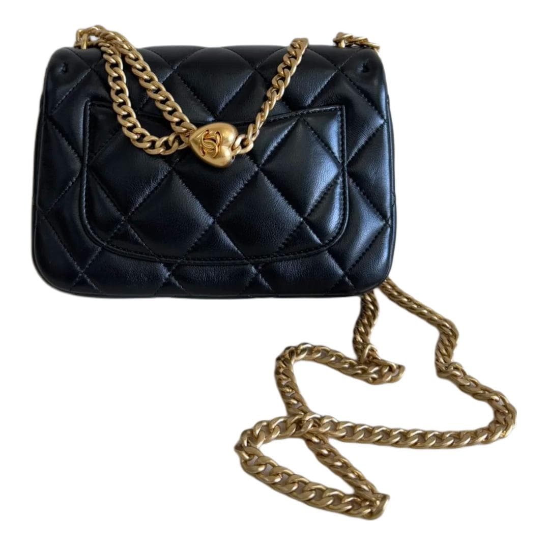 Сумка через плечо CHANEL 25C Quilted Heart Bag Black - изображение 3