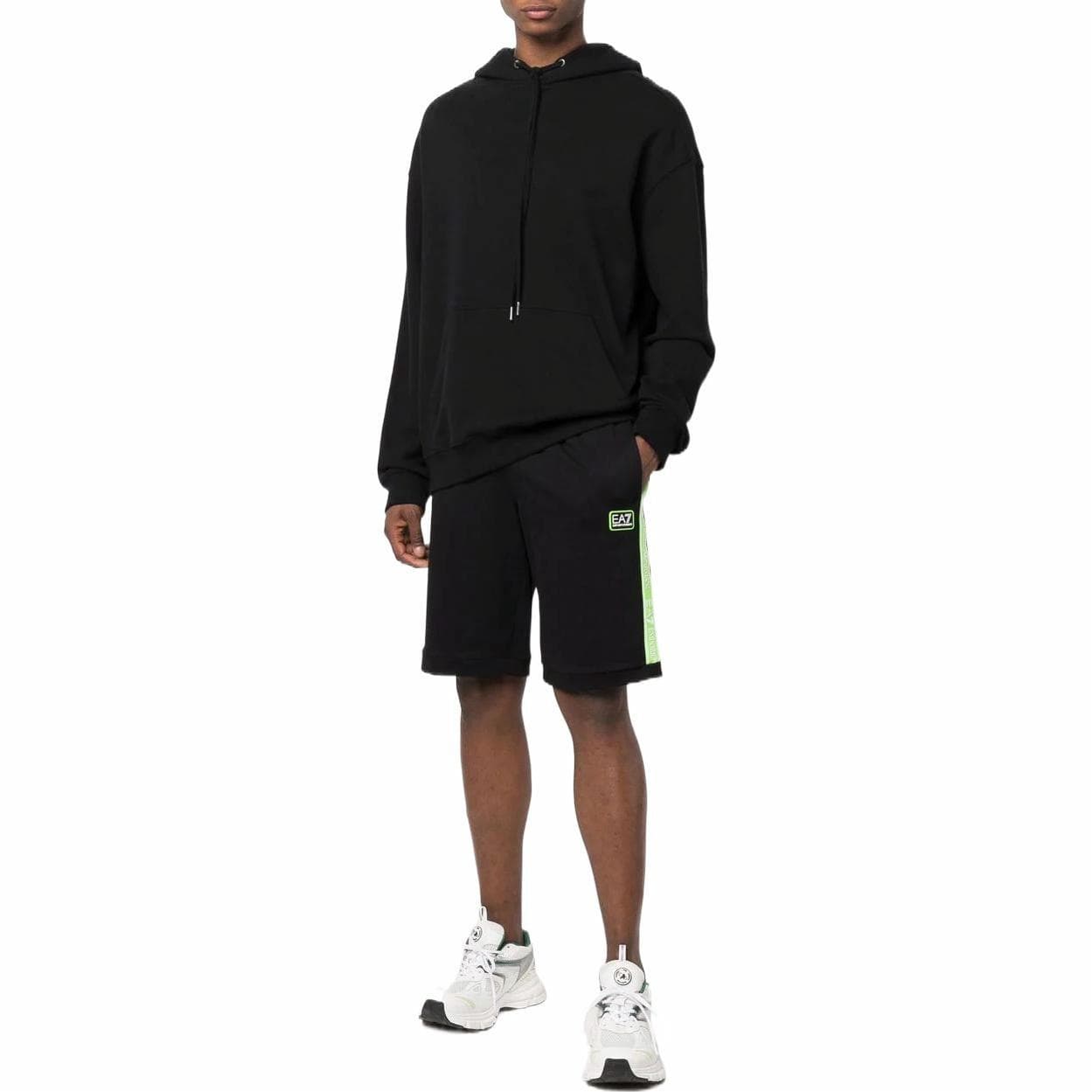 Шорты Emporio Armani SS22 Logo Print Shorts - изображение 2