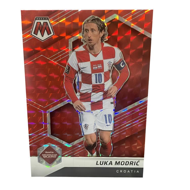 Коллекционные карточки PANINI Croatia Real Madrid Modric Red Mosaic Refractor Trading Card Single Sports Card - изображение 1