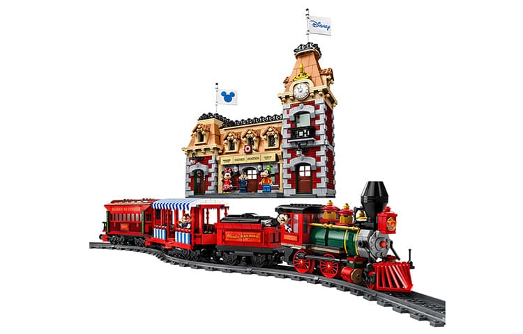 Конструктор LEGO Disney Train and Station 71044 - изображение 3