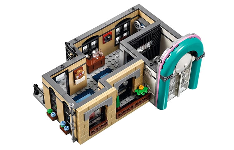 Конструктор LEGO Icons Diner 10260 - изображение 3