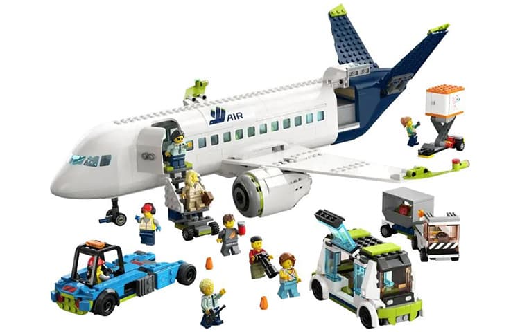 Конструктор LEGO City Collection Пассажирский самолет Конструктор 913 шт. 60367 - изображение 2