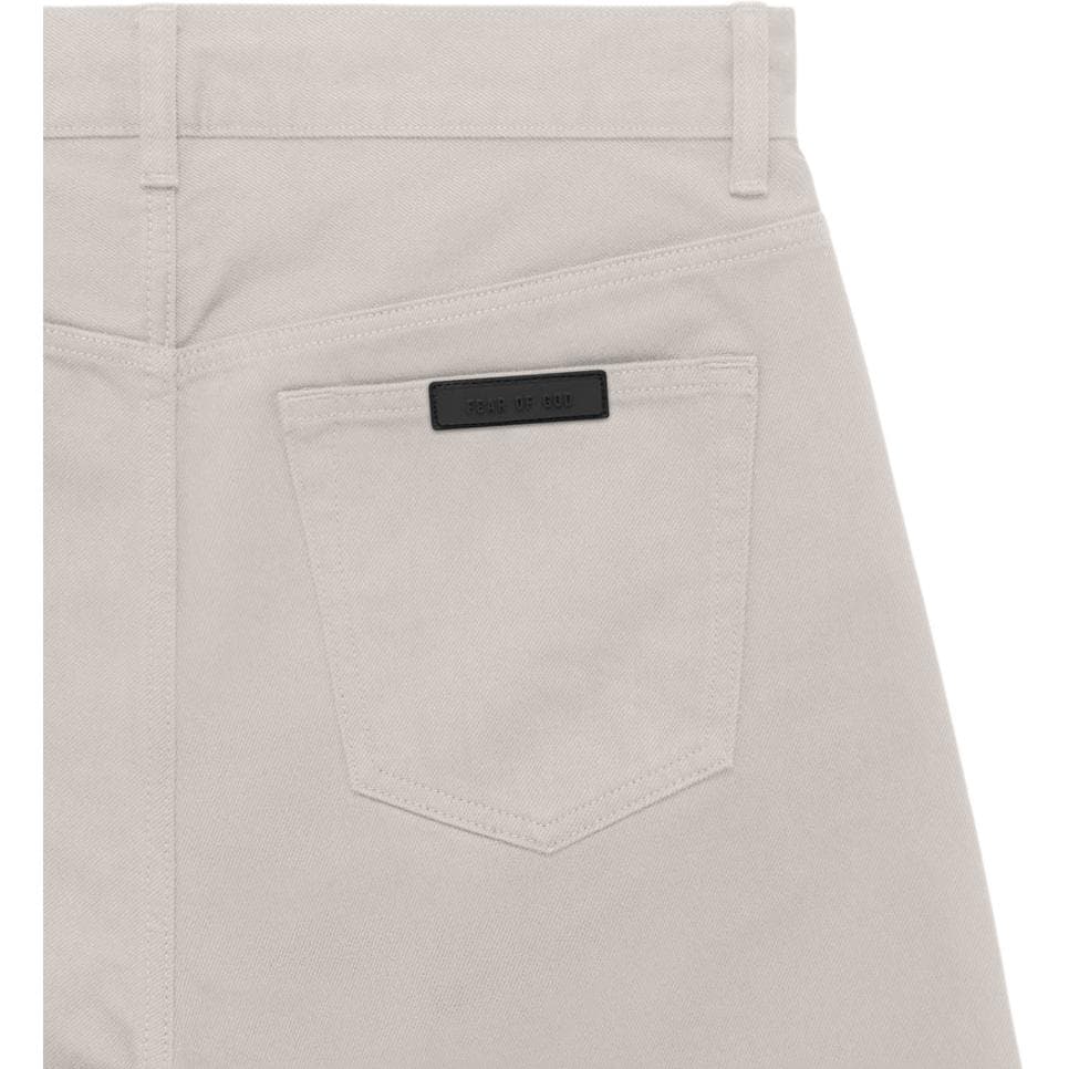 Штаны Fear of God Essentials FW23 5 Pocket Jean Silver Cloud - изображение 4