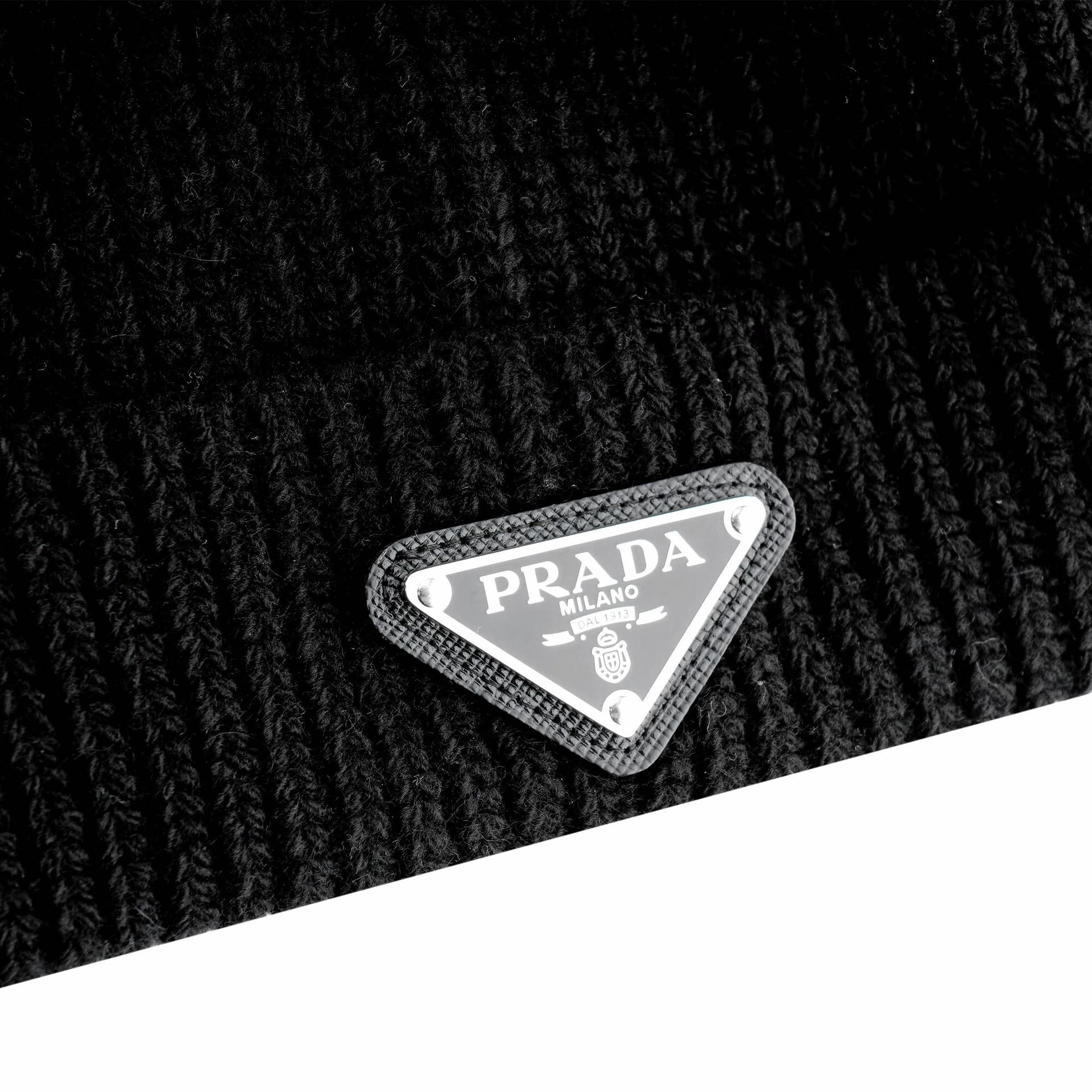 Шапка Prada Logo Cashmere Beanie Black - изображение 4