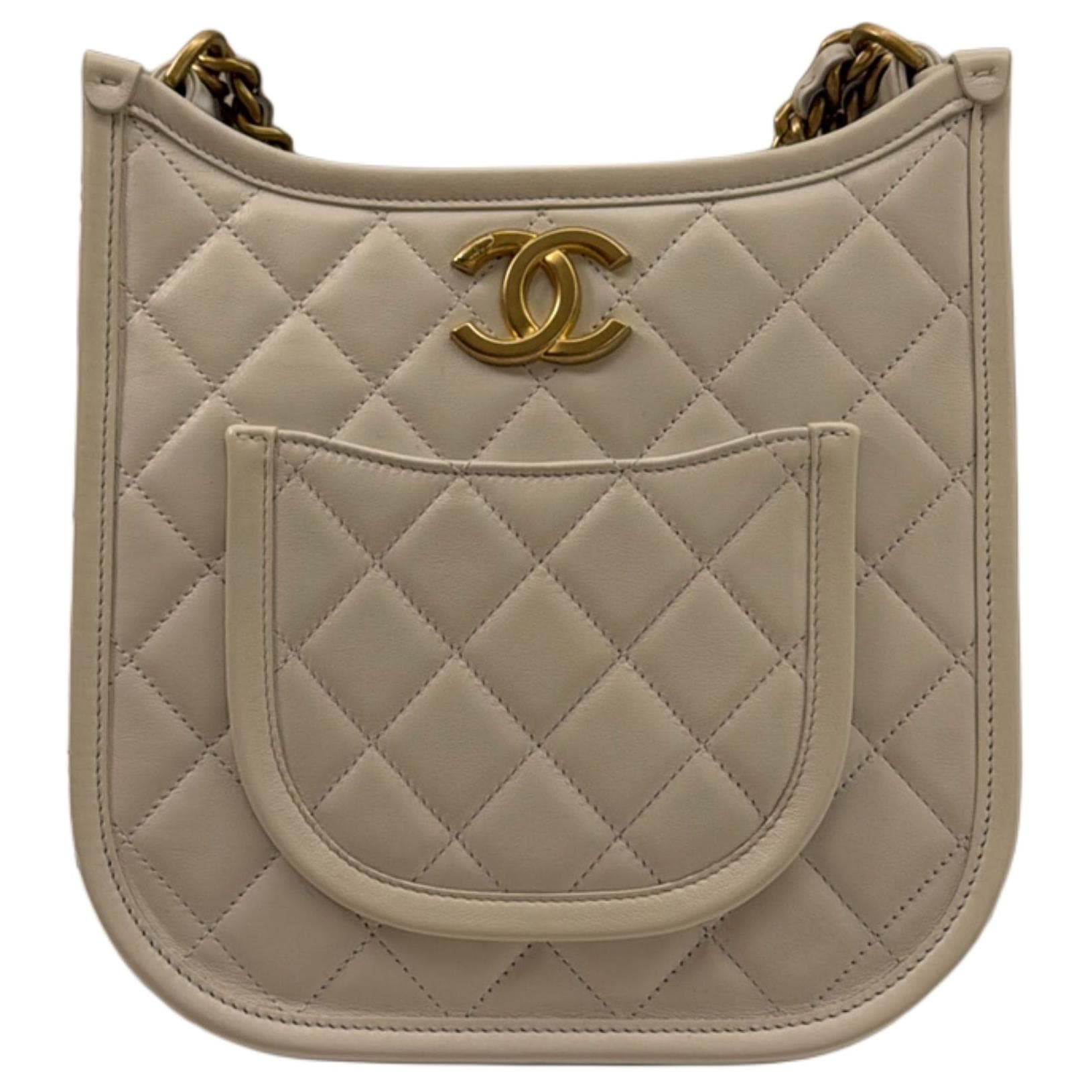 Сумка через плечо CHANEL 24S Logo Hobo - изображение 1
