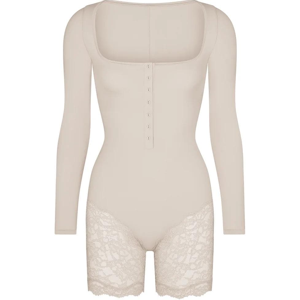 Кофта SKIMS FITS EVERYBODY LACE LONG SLEEVE ONESIE STONE - изображение 1