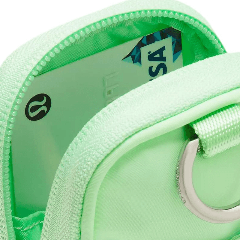 Сумка Lululemon Clippable Nano Полиэстеровый клатч из волокна женский цвет лаймово-зеленый - изображение 4
