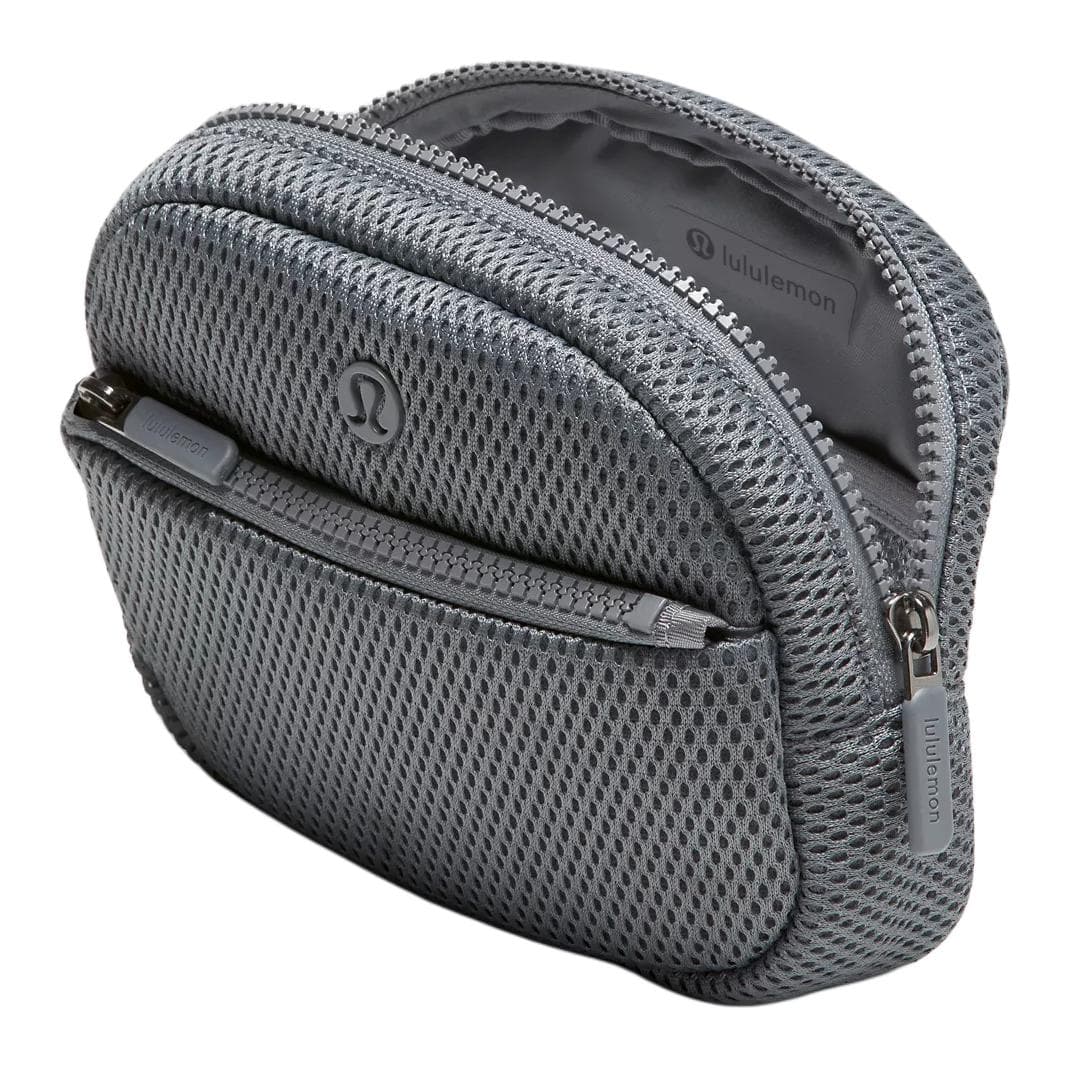 Сумка Lululemon City Essentials Переработанный полиэстер Клатч Мини-версия Женские Серый - изображение 2