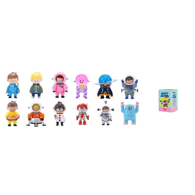 Фигурка POP MART 009 Space Walker 12 - изображение 1