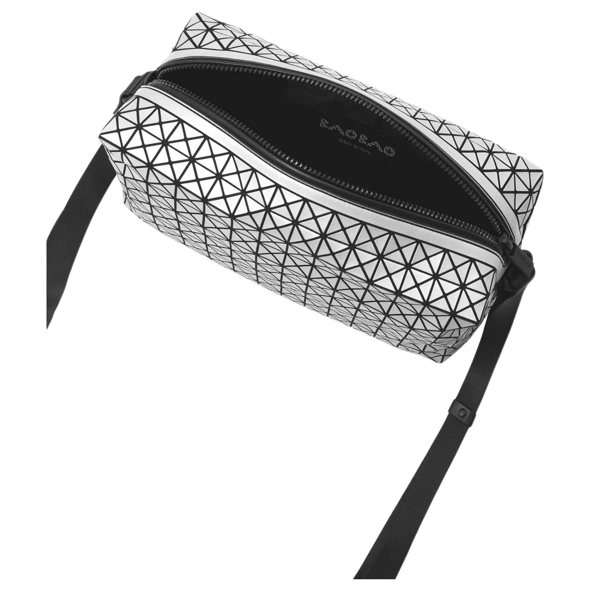 Сумка через плечо ISSEY MIYAKE Saddle - изображение 3