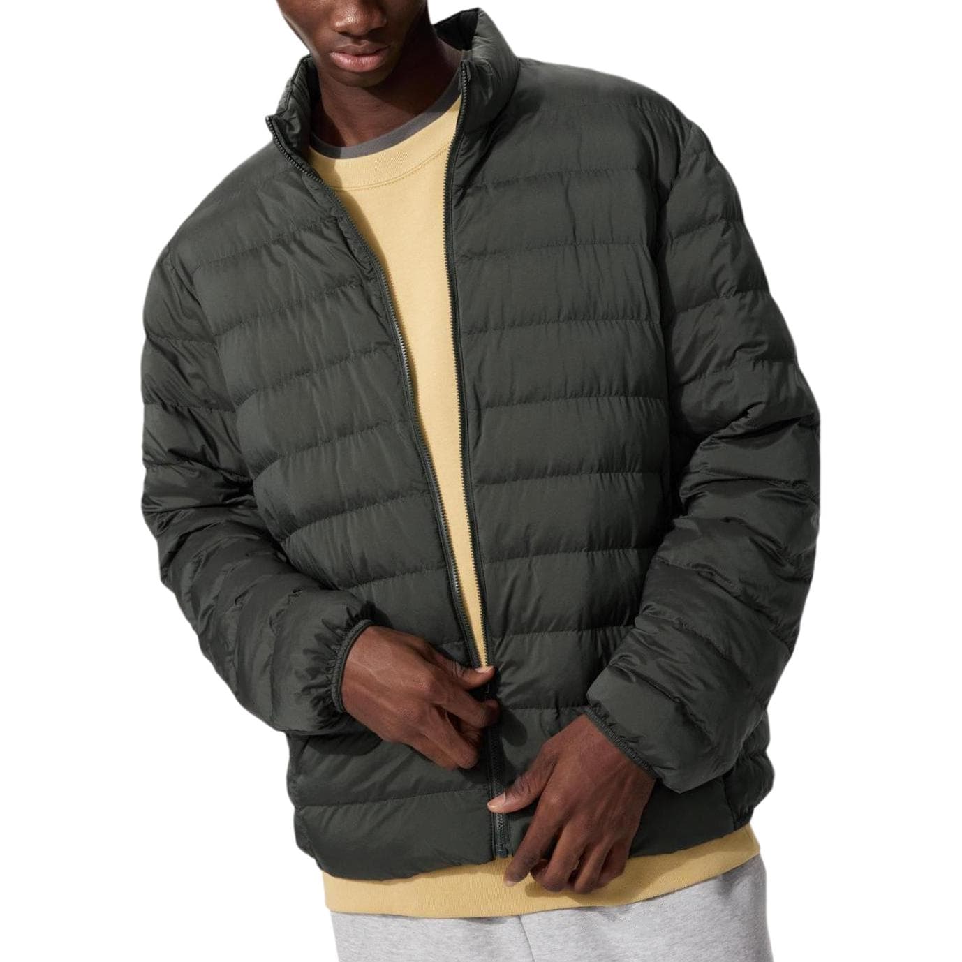 Зимняя куртка пуховик UNIQLO Оливковый Мужской Пуховик - изображение 1