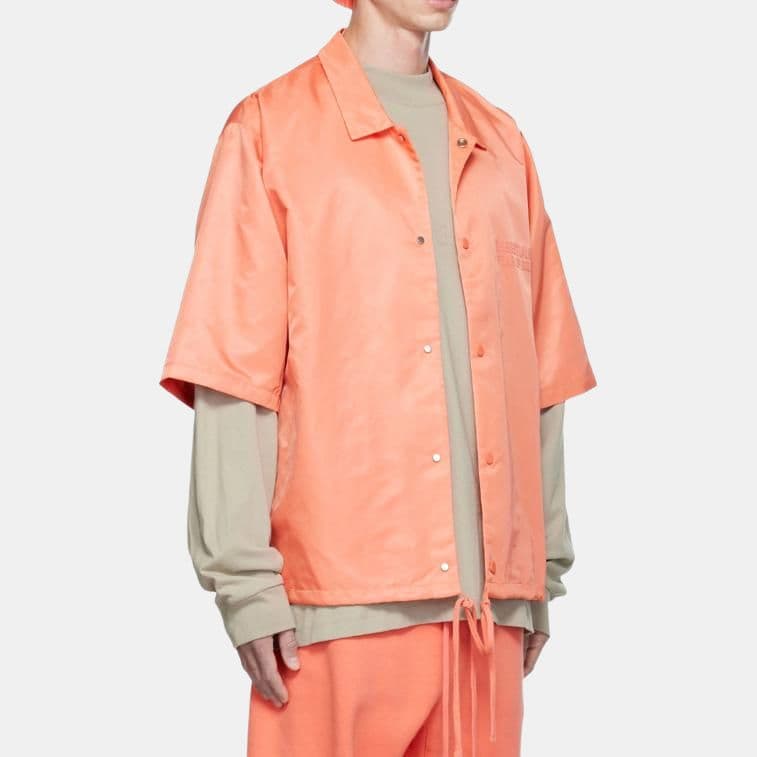 Рубашка Fear of God Essentials FW22 Ss Nylon Shirt Coral - изображение 4
