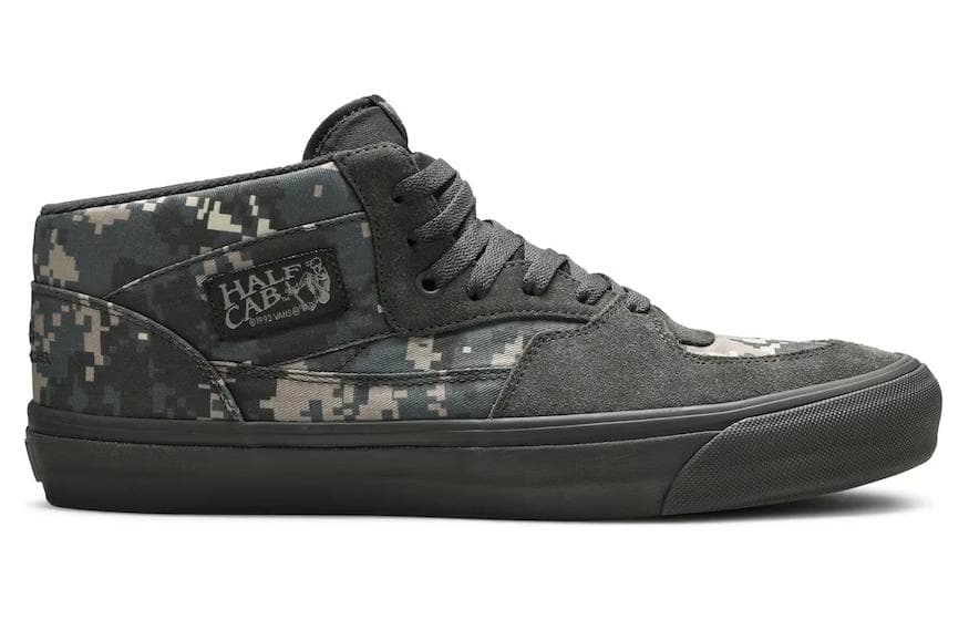 Кроссовки WTAPS x Vans SK8 Mid Camo - изображение 2