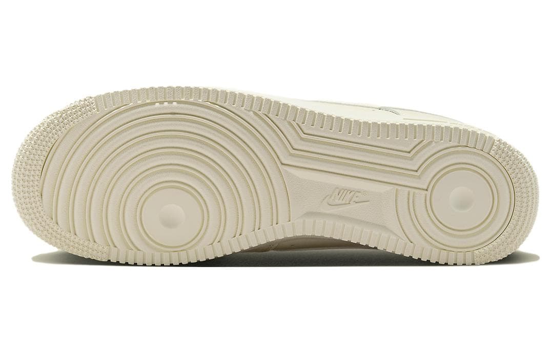 Кроссовки Nike Air Force 1 "Coconut Milk" — фото 6