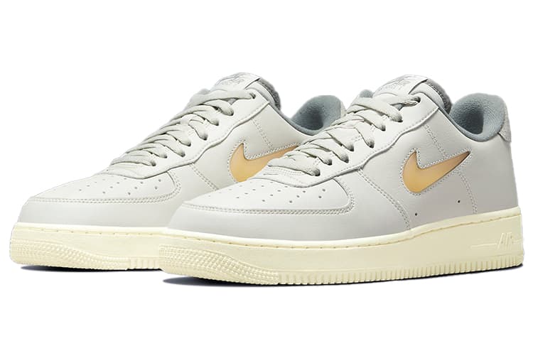 Кроссовки Nike Air Force 1 Low '07 LX "Light Bone and Coconut Milk" — фото 3