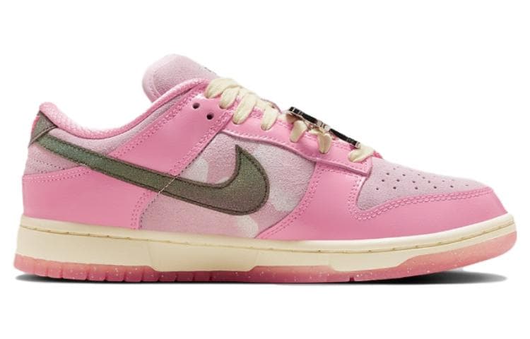 Кроссовки Nike Dunk Low LX "Hot Punch and Pink Foam" — фото 2