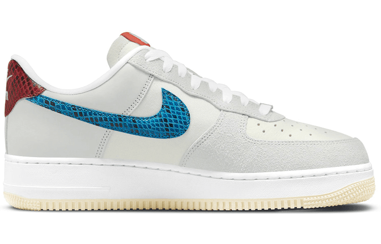 Кроссовки UNDEFEATED x Nike Air Force 1 Low SP "5 On It" — фото 2