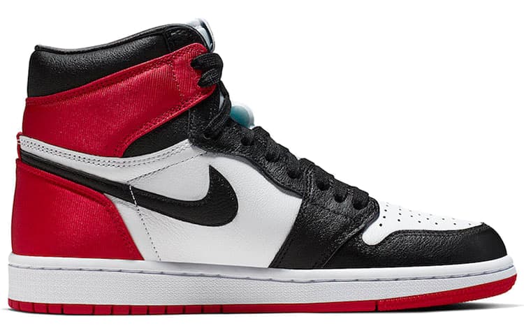 Ретро баскетбольные кроссовки Jordan Air Jordan 1 Retro High Satin Black Toe - изображение 2