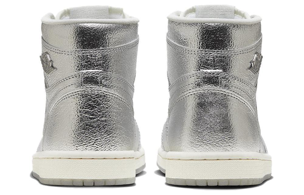 Ретро баскетбольные кроссовки Jordan Air Jordan 1 High OG "Chrome" — фото 5