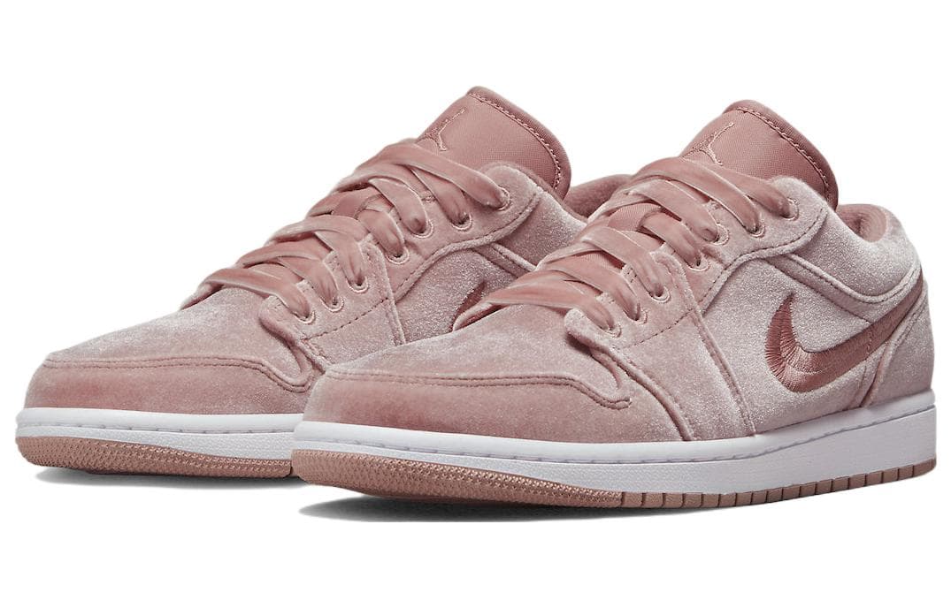 Ретро баскетбольные кроссовки Jordan Air Jordan 1 Low "Pink Velvet" — фото 3