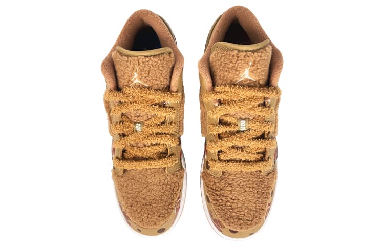Ретро баскетбольные кроссовки Air Jordan 1 Low Utility "Teddy Bear" — фото 5