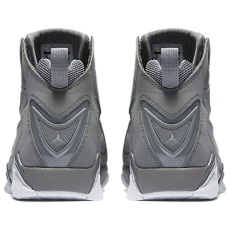 Ретро баскетбольные кроссовки Jordan True Flight - изображение 4