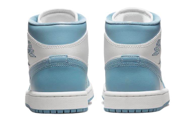 Ретро баскетбольные кроссовки Air Jordan 1 Mid "University Blue" - изображение 5