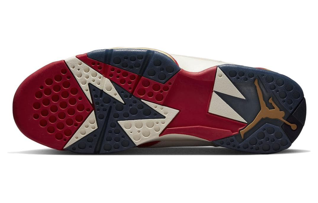 Ретро баскетбольные кроссовки Trophy Room x Air Jordan 7 - изображение 6