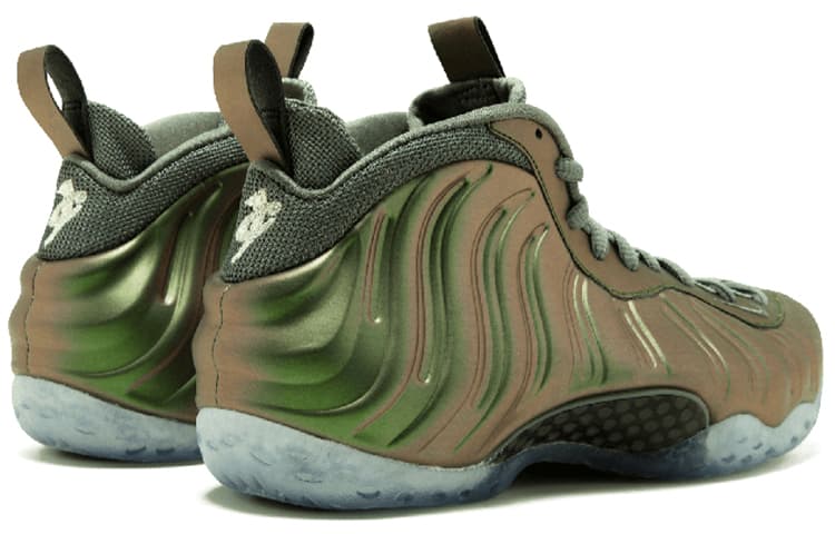 Ретро баскетбольные кроссовки Nike Foamposite One Iridescent - изображение 4