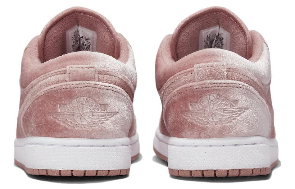 Ретро баскетбольные кроссовки Jordan Air Jordan 1 Low "Pink Velvet" — фото 5