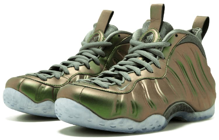 Ретро баскетбольные кроссовки Nike Foamposite One Iridescent - изображение 3