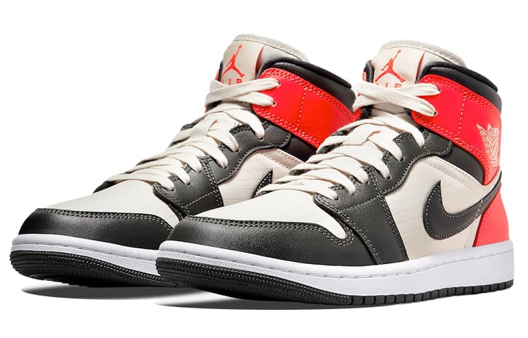 Ретро баскетбольные кроссовки Jordan Air Jordan 1 Mid SE "Newsprint" - изображение 3
