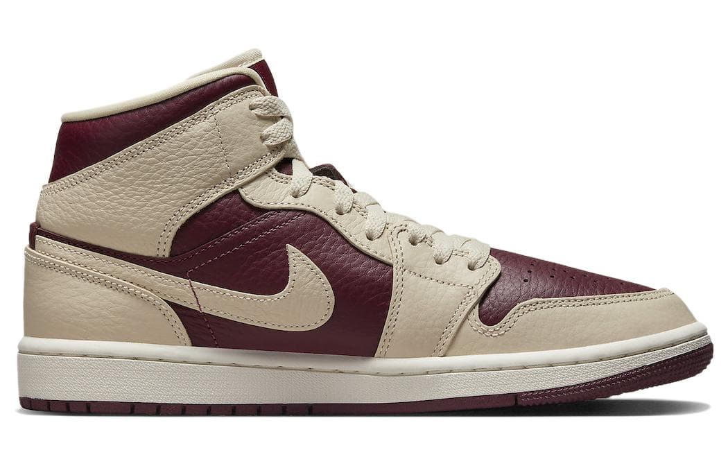 Ретро баскетбольные кроссовки Jordan Air Jordan 1 Mid SE "Beach Cherrywood" - изображение 2