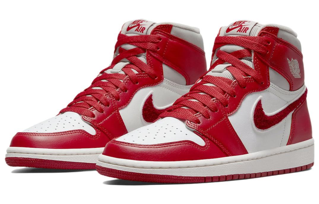 Ретро баскетбольные кроссовки Jordan Air Jordan 1 Retro High OG "Newstalgia Chenille" - изображение 3