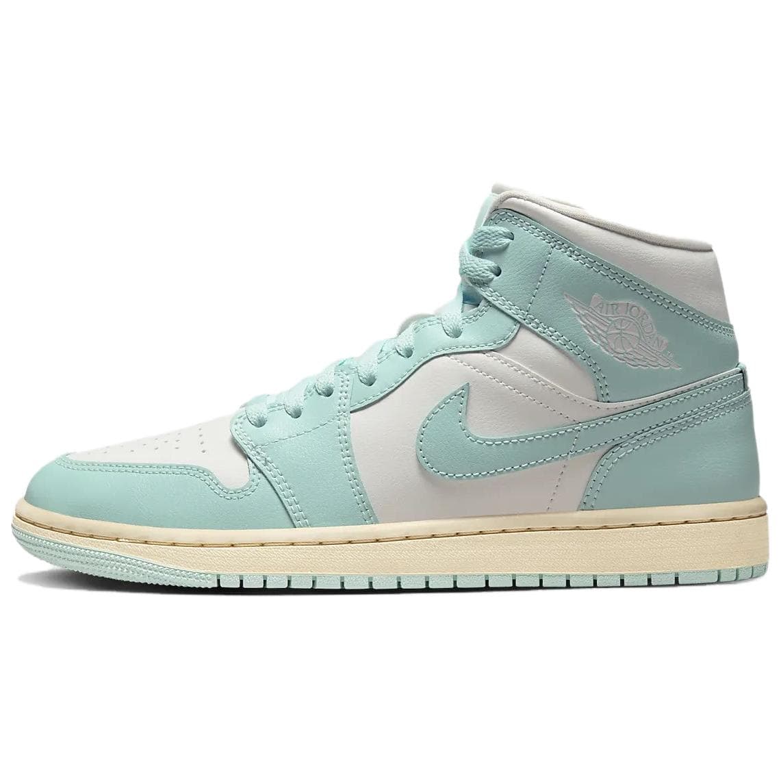 Ретро баскетбольные кроссовки Jordan Air Jordan 1 "Light Dew"